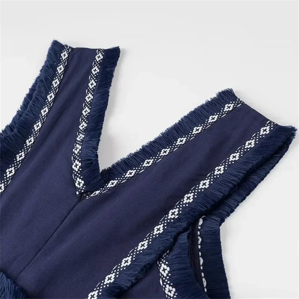 Summer New Product: Casual Women's Fashion V-neck Sleeveless Waist Collection with Tassel Decoration Dress